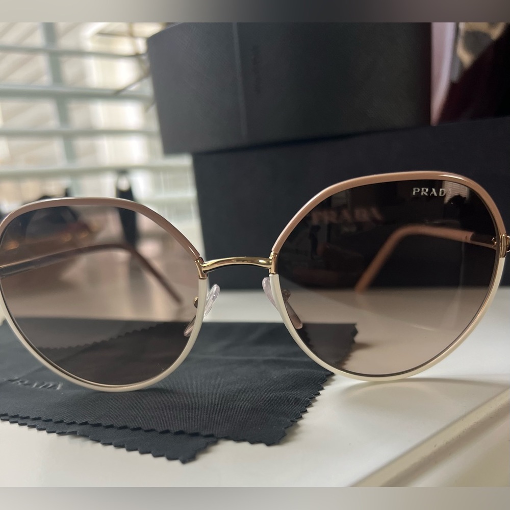 Prada Sunglasses EUC - Picture 7 of 13